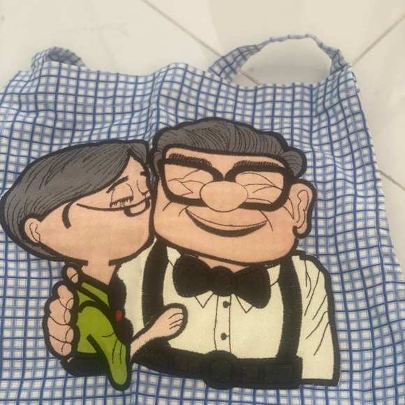 Apron - Picture 2 of 4